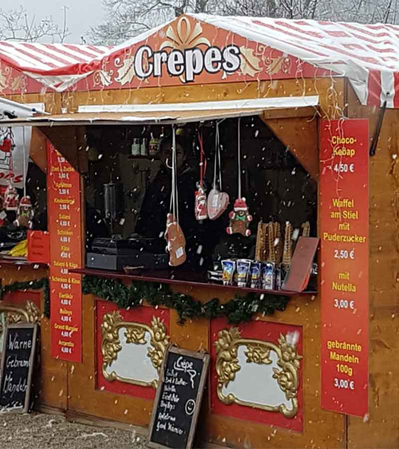 Herz Waffeln im Marktstand 