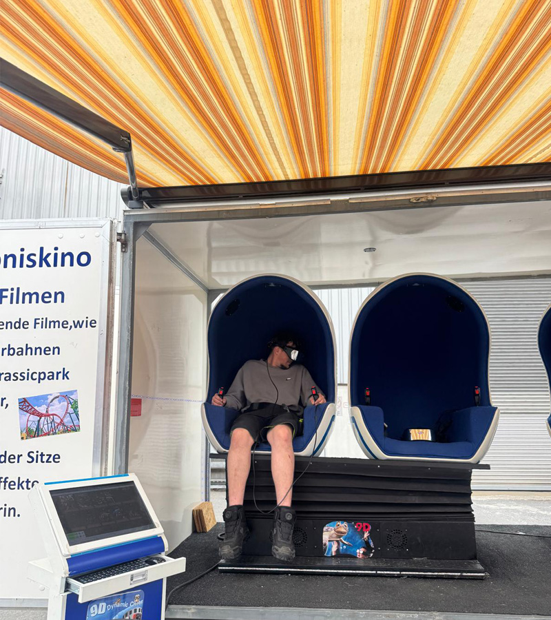9d Kino VR Simulator - Virtuelles Abenteuer im Anhänger