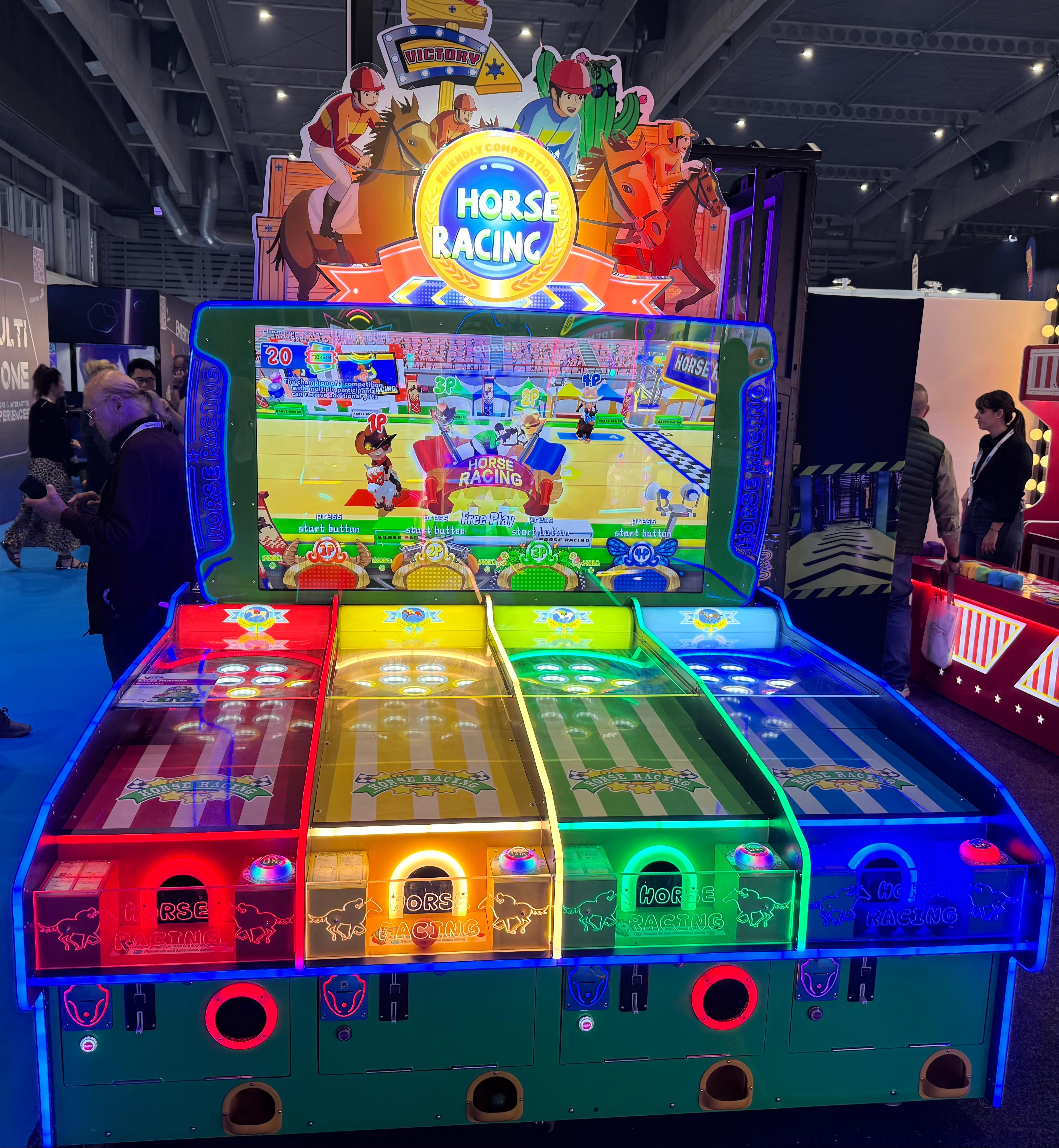 Western Derbyrennen Interaktiv mit 75 Zoll Display